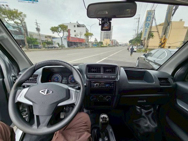 大家都用的到的小貨車 手排有力 內裝乾淨如新 無事故 無泡水 妥妥的賺錢車 歡迎來電預約賞車  第8張相片