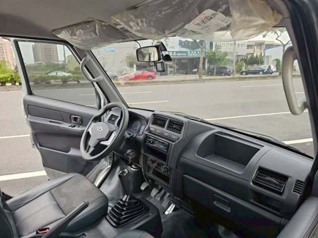 大家都用的到的小貨車 手排有力 內裝乾淨如新 無事故 無泡水 妥妥的賺錢車 歡迎來電預約賞車  第14張相片