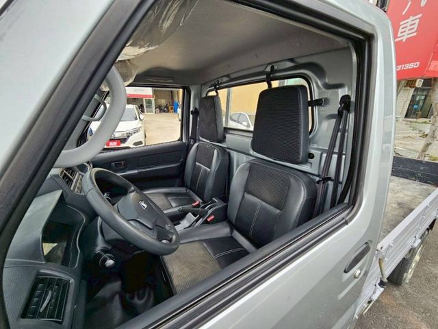 大家都用的到的小貨車 手排有力 內裝乾淨如新 無事故 無泡水 妥妥的賺錢車 歡迎來電預約賞車  第15張相片