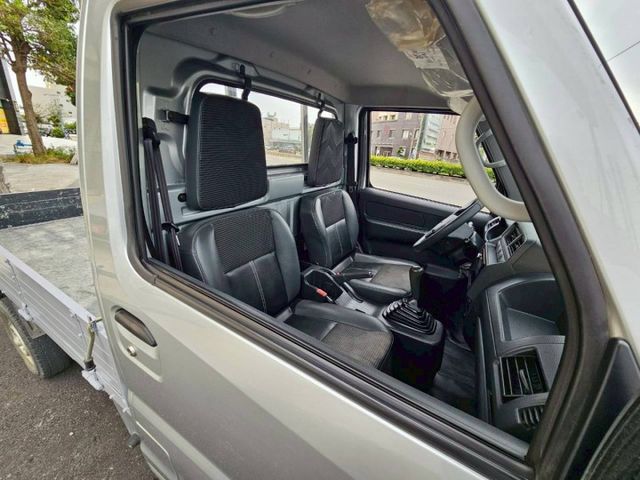 大家都用的到的小貨車 手排有力 內裝乾淨如新 無事故 無泡水 妥妥的賺錢車 歡迎來電預約賞車  第16張相片