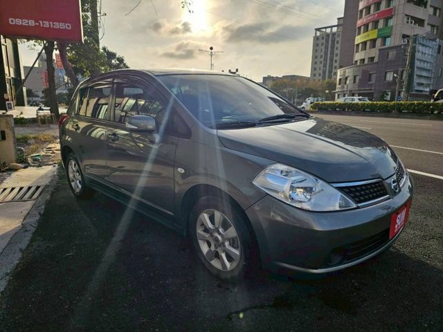 俗擱大碗的一手車庫車 來試車就知道車況超好 無抖動無漏油 冷氣超冷 有大螢幕影音安卓機 倒車顯影  第2張相片