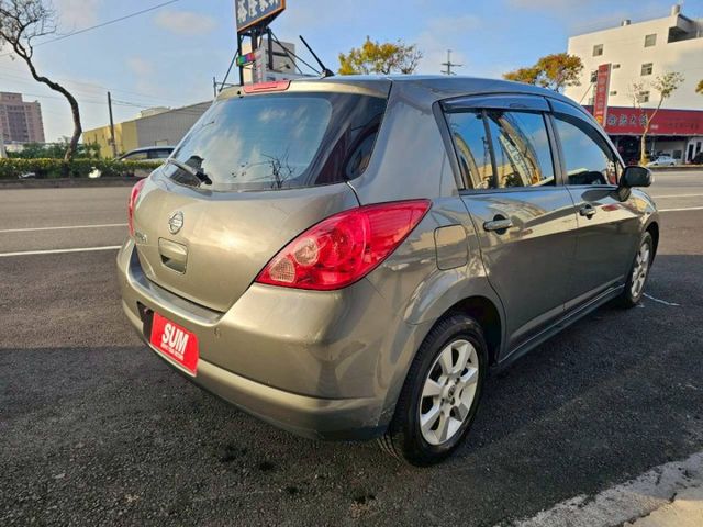 俗擱大碗的一手車庫車 來試車就知道車況超好 無抖動無漏油 冷氣超冷 有大螢幕影音安卓機 倒車顯影  第3張相片