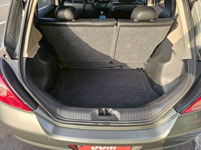 俗擱大碗的一手車庫車 來試車就知道車況超好 無抖動無漏油 冷氣超冷 有大螢幕影音安卓機 倒車顯影  第5張相片