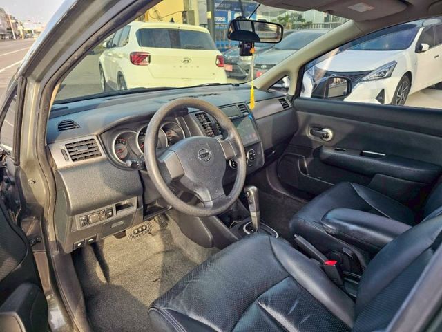 俗擱大碗的一手車庫車 來試車就知道車況超好 無抖動無漏油 冷氣超冷 有大螢幕影音安卓機 倒車顯影  第6張相片