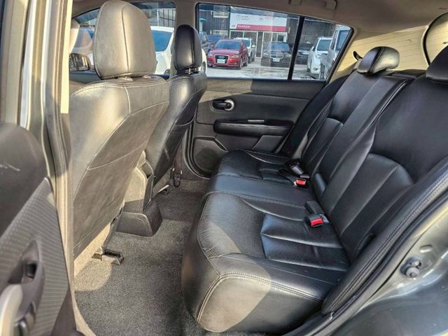 俗擱大碗的一手車庫車 來試車就知道車況超好 無抖動無漏油 冷氣超冷 有大螢幕影音安卓機 倒車顯影  第13張相片