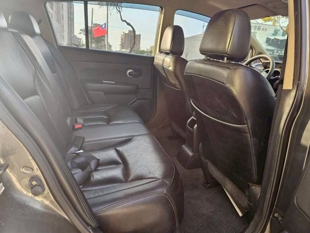 俗擱大碗的一手車庫車 來試車就知道車況超好 無抖動無漏油 冷氣超冷 有大螢幕影音安卓機 倒車顯影  第14張相片