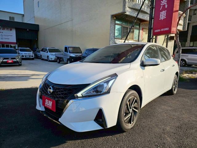 一手女用車 J版亮麗雙色內裝 氣氛佳如新車一般 免鑰匙啟動 倒車顯影 盲點偵測 好車值得您鑑賞..  第1張相片