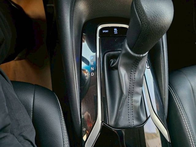 車況宛如新車 內裝氣氛佳 12代ALTIS人人愛 認證車 原鈑件 ACC自動跟車 定速 SPORT 巡跡防滑系統  第12張相片