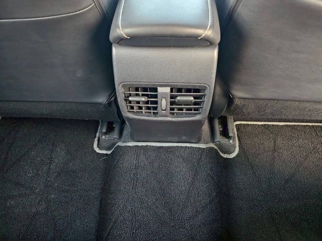 車況宛如新車 內裝氣氛佳 12代ALTIS人人愛 認證車 原鈑件 ACC自動跟車 定速 SPORT 巡跡防滑系統  第16張相片