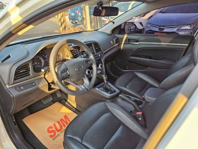 原廠保養正一手車 內外氣氛佳 無任何待修 狀態如新車一般 這麼好的車一定要介紹給您鑑賞 歡迎蒞臨...  第8張相片