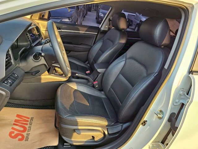 原廠保養正一手車 內外氣氛佳 無任何待修 狀態如新車一般 這麼好的車一定要介紹給您鑑賞 歡迎蒞臨...  第9張相片