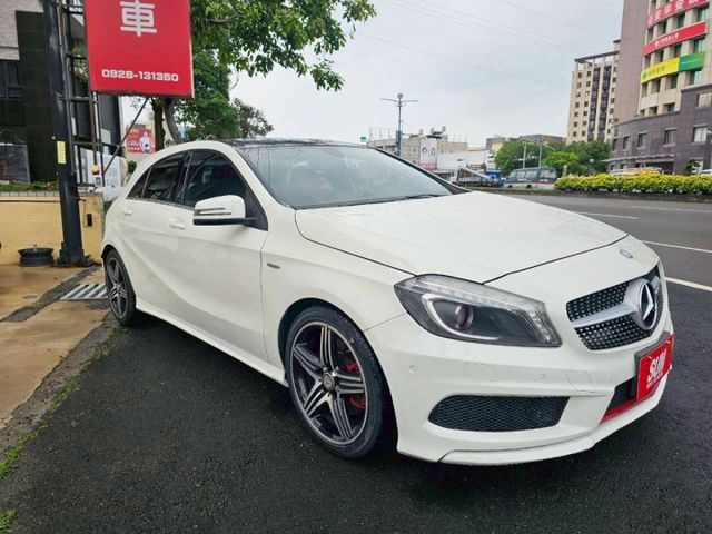 Sport版 原鈑件 全景天窗 換檔撥片 電動座椅 倒車顯影 定速限速 賽車座椅 車況非常好 一手車庫車  第2張相片