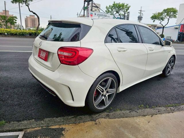 Sport版 原鈑件 全景天窗 換檔撥片 電動座椅 倒車顯影 定速限速 賽車座椅 車況非常好 一手車庫車  第3張相片