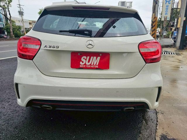 Sport版 原鈑件 全景天窗 換檔撥片 電動座椅 倒車顯影 定速限速 賽車座椅 車況非常好 一手車庫車  第6張相片