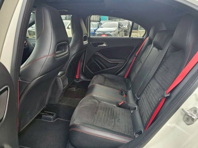 Sport版 原鈑件 全景天窗 換檔撥片 電動座椅 倒車顯影 定速限速 賽車座椅 車況非常好 一手車庫車  第16張相片