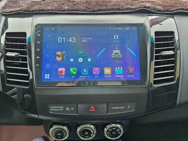 車裡車外乾淨整潔 空間大 有氣氛呼吸燈 大螢幕安卓機 導航 免鑰匙啟動 倒車顯影 天窗 方向盤快撥  第13張相片
