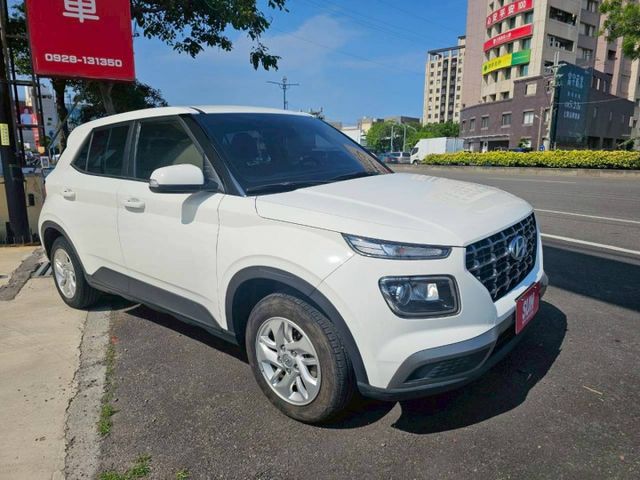 一手美車 氣氛佳車況好 主打六種駕駛模式 讓您家庭出遊 露營 都市小休旅都讓您有面子有裡子 好停車也省稅金哦!  第2張相片