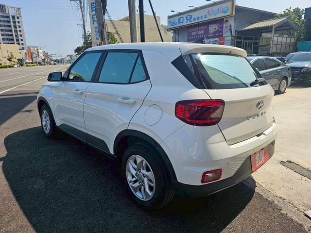 一手美車 氣氛佳車況好 主打六種駕駛模式 讓您家庭出遊 露營 都市小休旅都讓您有面子有裡子 好停車也省稅金哦!  第4張相片