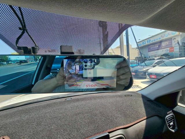 一手美車 氣氛佳車況好 主打六種駕駛模式 讓您家庭出遊 露營 都市小休旅都讓您有面子有裡子 好停車也省稅金哦!  第16張相片