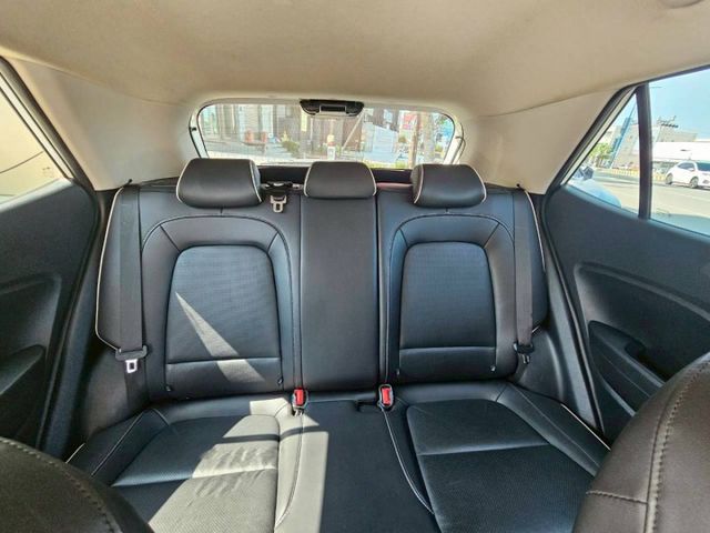 一手美車 氣氛佳車況好 主打六種駕駛模式 讓您家庭出遊 露營 都市小休旅都讓您有面子有裡子 好停車也省稅金哦!  第17張相片