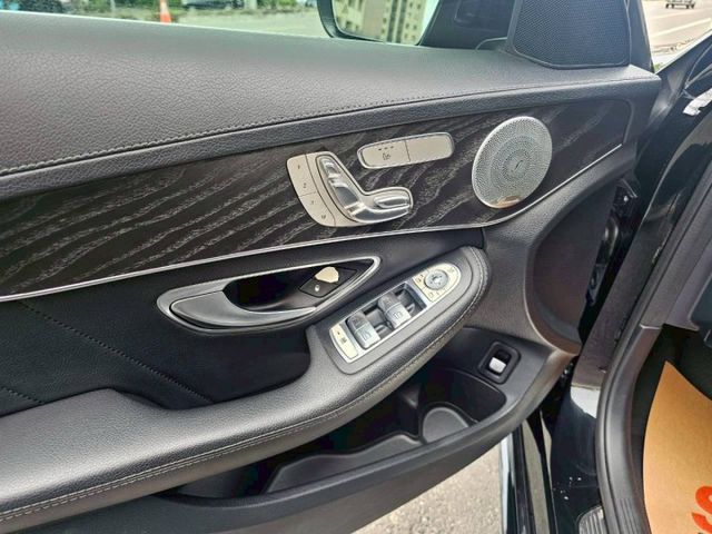 全車原鈑件 7安 I-KEY 雙區恆溫 LED頭燈 超大螢幕影音安卓機360環景後座出風口 全景天窗 換檔快撥 電子閥門  第10張相片