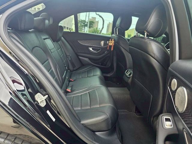 全車原鈑件 7安 I-KEY 雙區恆溫 LED頭燈 超大螢幕影音安卓機360環景後座出風口 全景天窗 換檔快撥 電子閥門  第17張相片