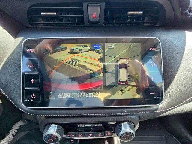 新世代改款旗艦版休旅 I KEY 360環景倒車系統 抬頭顯示 無線充電盤 配備多不及備載 有更換鈑件 價格反映在車價上  第13張相片
