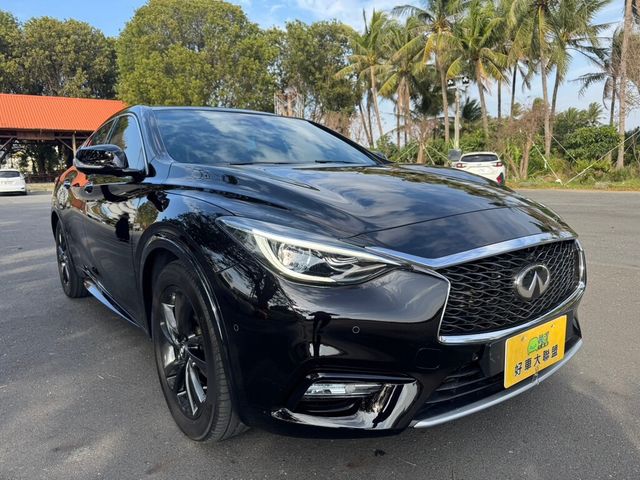 INFINITI無限 Q30  第2張相片