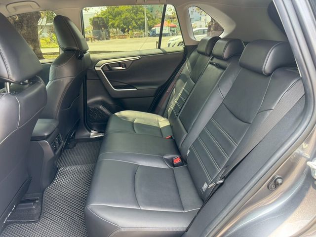 TOYOTA豐田 RAV4  第6張相片