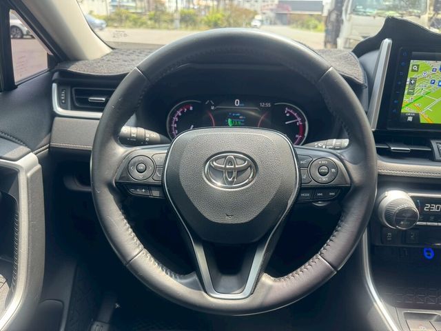 TOYOTA豐田 RAV4  第8張相片
