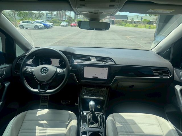 VOLKSWAGEN福斯 TOURAN  第8張相片