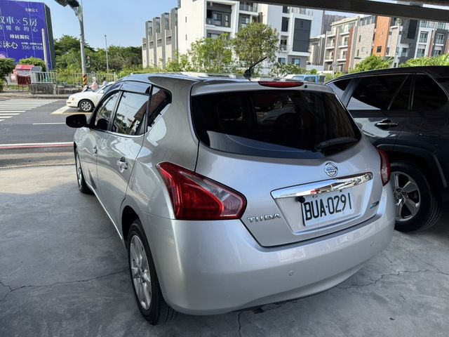 NISSAN日產 TIIDA  第3張相片
