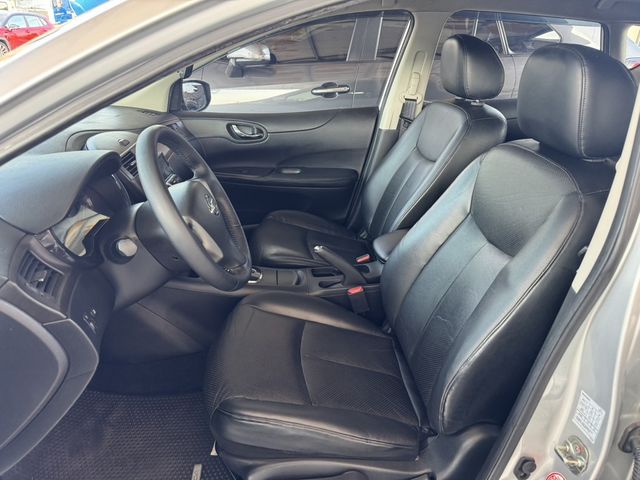 NISSAN日產 TIIDA  第4張相片