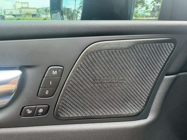 VOLVO富豪 XC60  第16張相片