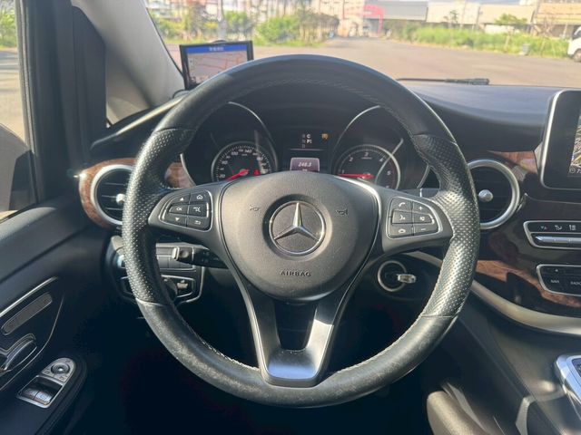 M-BENZ賓士 V250 D  第9張相片