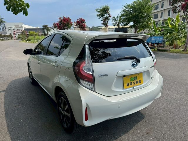 TOYOTA豐田 PRIUS C  第4張相片