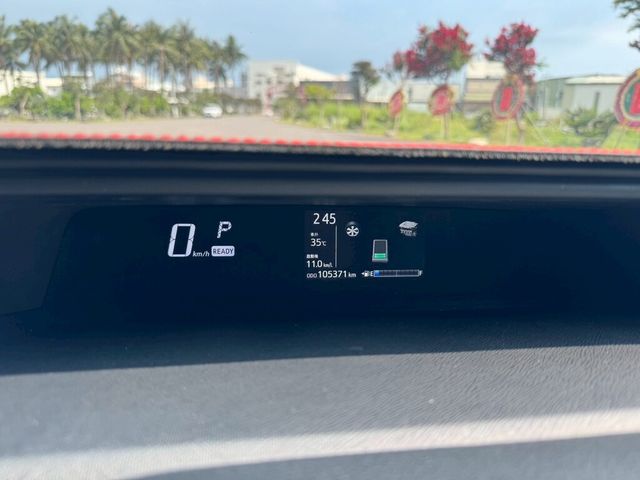 TOYOTA豐田 PRIUS C  第9張相片