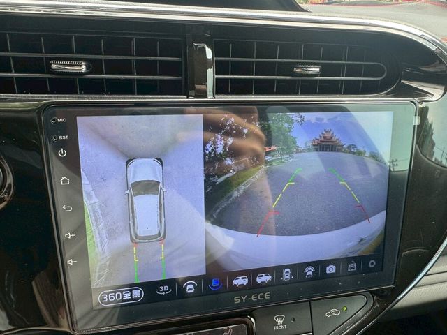 TOYOTA豐田 PRIUS C  第10張相片