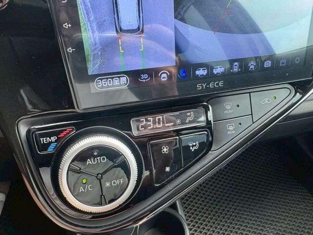 TOYOTA豐田 PRIUS C  第11張相片
