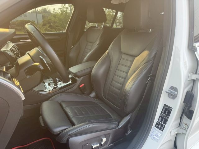 BMW寶馬 X4 XDRIVE30I  第5張相片