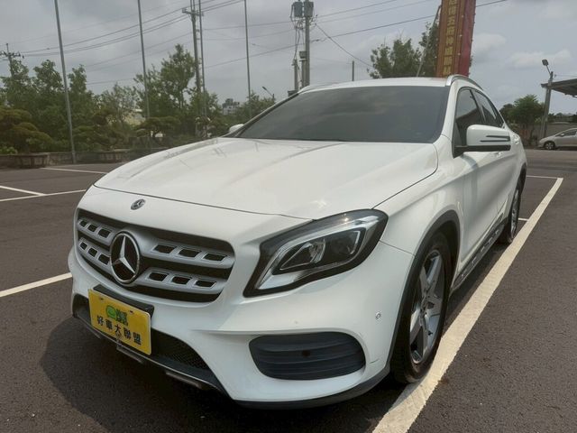 M-BENZ賓士 GLA180  第1張相片