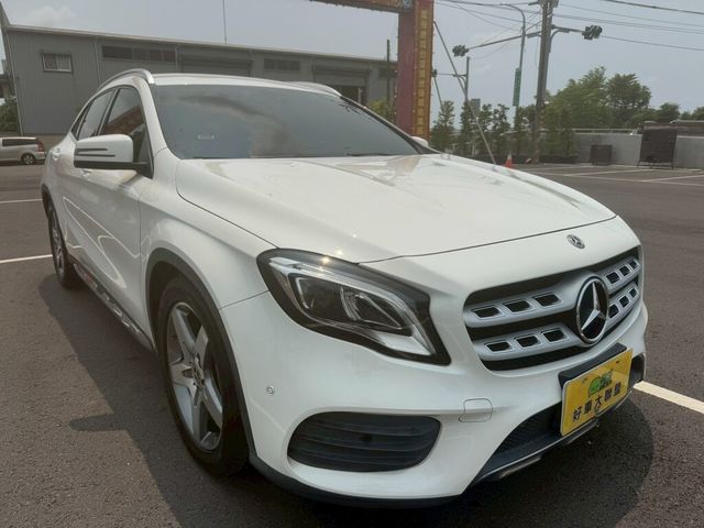 M-BENZ賓士 GLA180  第2張相片