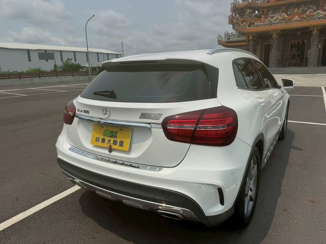 M-BENZ賓士 GLA180  第3張相片