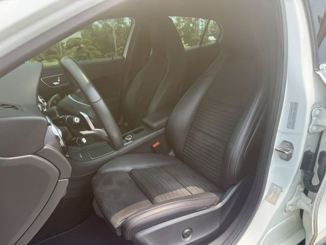 M-BENZ賓士 GLA180  第5張相片