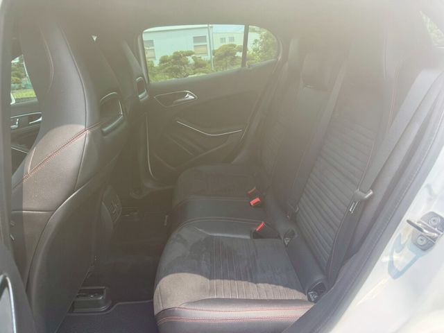 M-BENZ賓士 GLA180  第6張相片