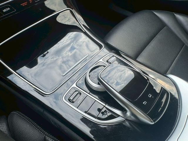 M-BENZ賓士 C300  第13張相片