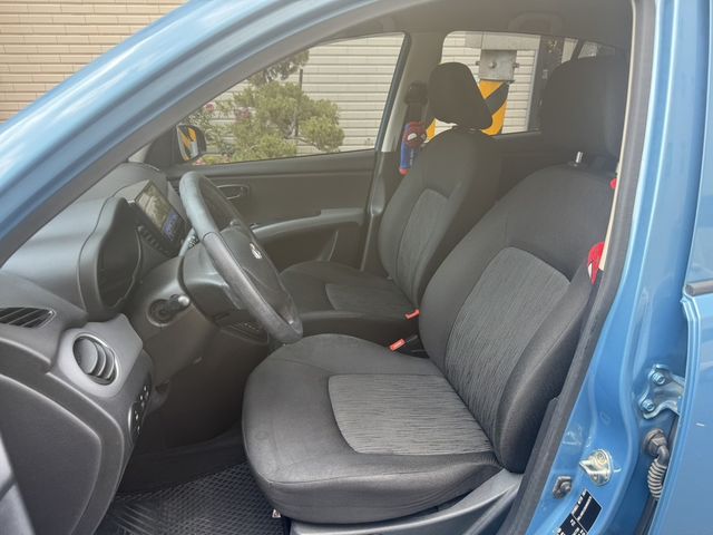 HYUNDAI現代 I10  第3張相片