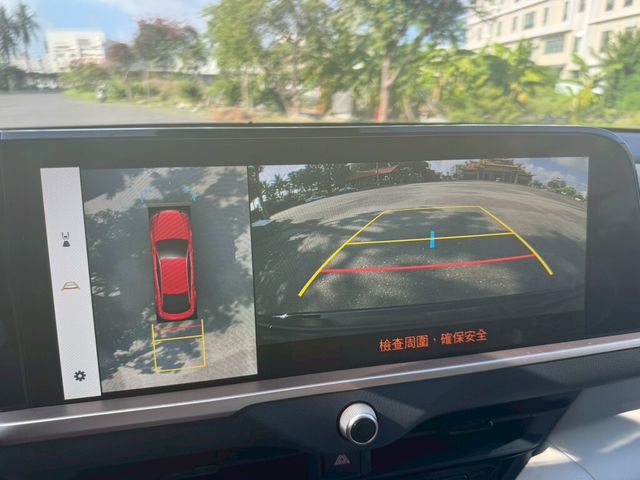 TOYOTA豐田 CROWN  第11張相片