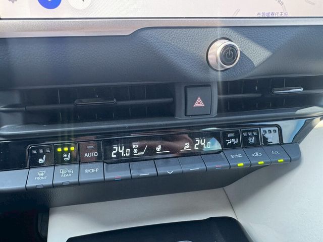 TOYOTA豐田 CROWN  第12張相片