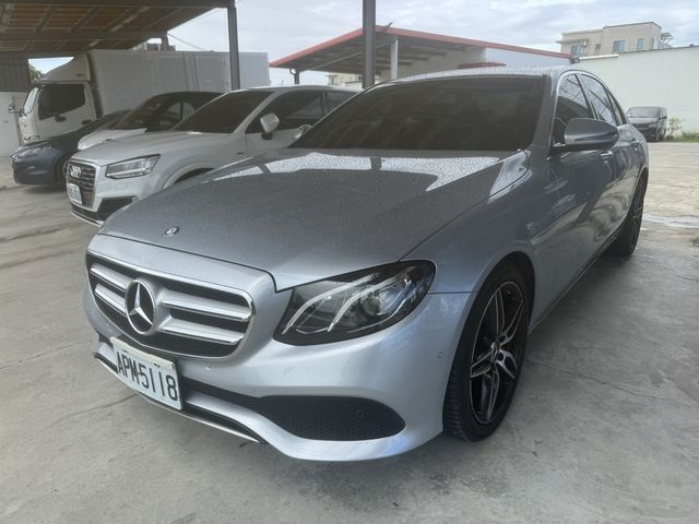 M-BENZ賓士 E200  第1張相片